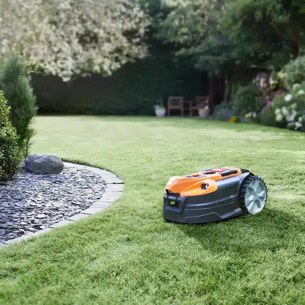LawnMaster OcuMow 18 Auto-Charging